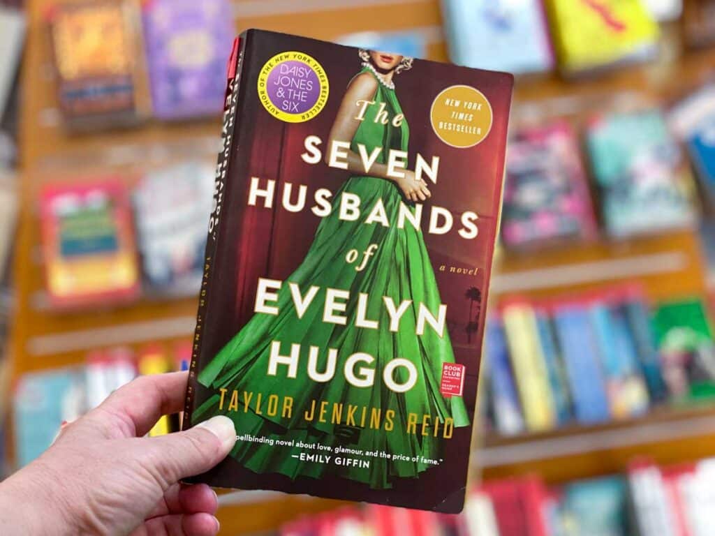 best evelyn hugo book club questions 1