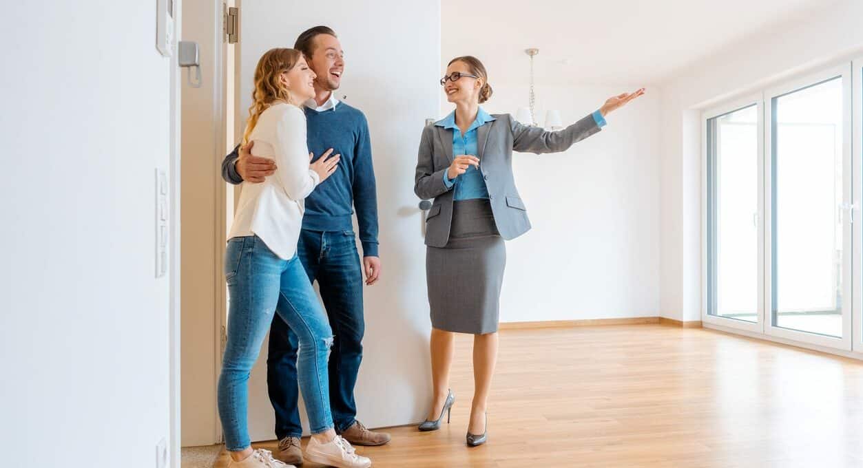 best questions for apartment tour